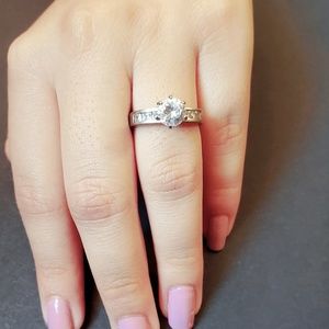 Beautiful costume ring